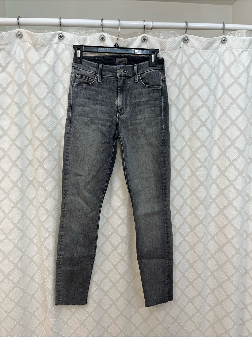 MOTHER Skinny Jeans in Washed Charcoal Gray